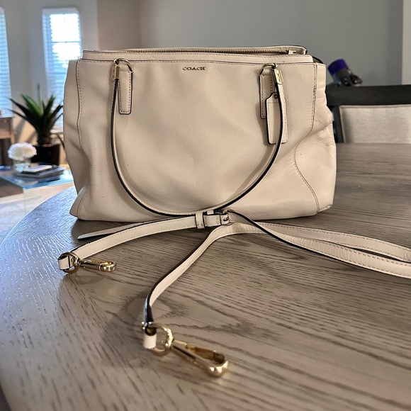 Perfect condition Coach bag, worn only a few times. - Picture 1 of 3